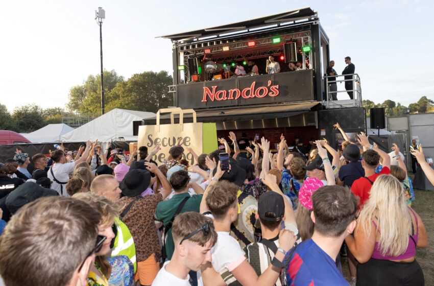  Free Peri-Peri and Tunes: Nando’s to Host Student Party in Leeds University Union