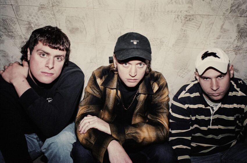  Heirs to the Throne: DMA’S wrap up mammoth UK run in Leeds