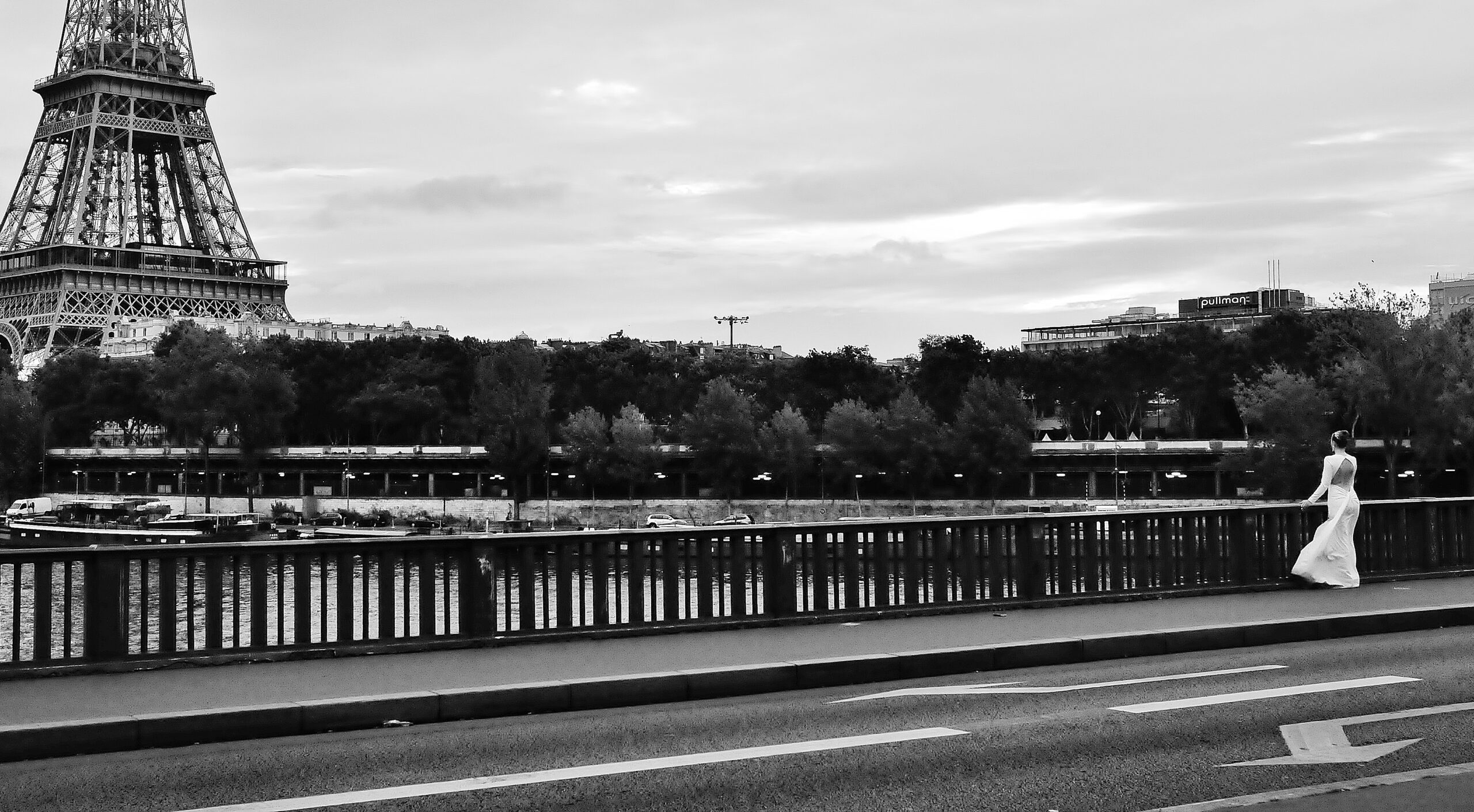 Parisian_Times_(35605372024)
