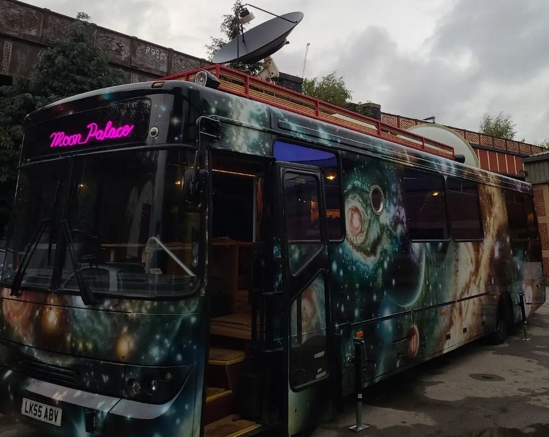 Moon Palace Bus