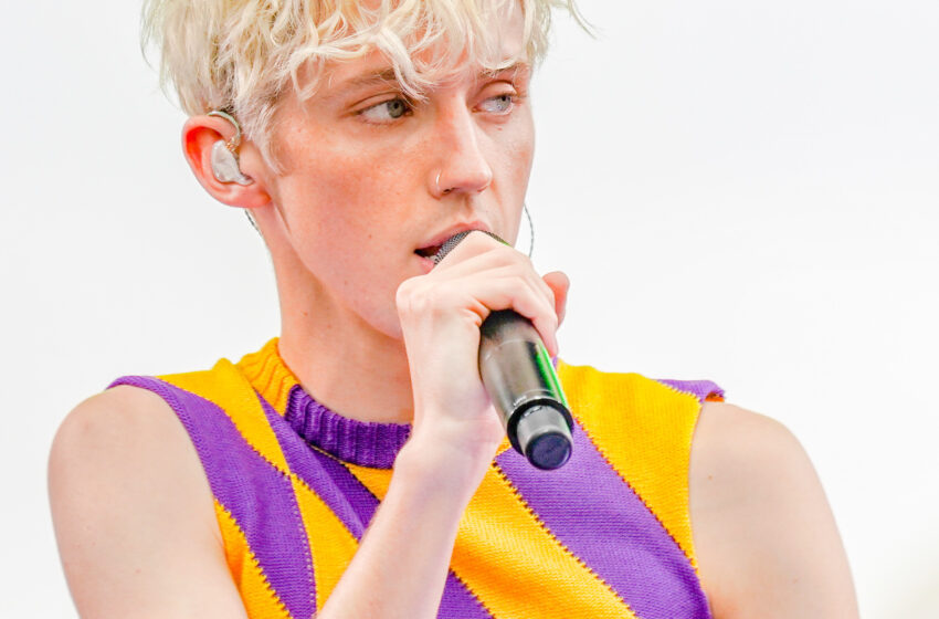  Troye Sivan wants to be ‘One of Your Girls’