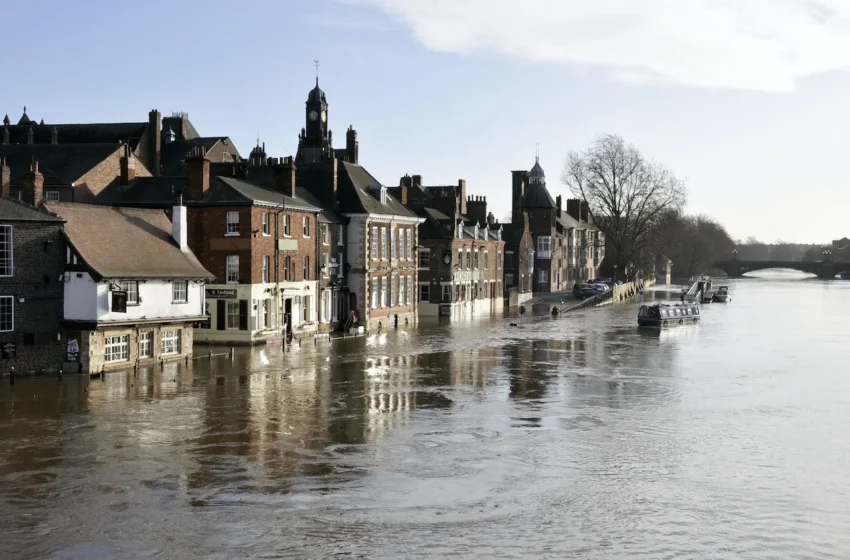  Opening the Floodgates: Will Sunak’s climate backtrack wash away ‘crumbling’ British infrastructure?