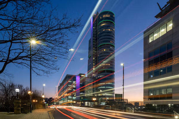 leeds at night flashing lights