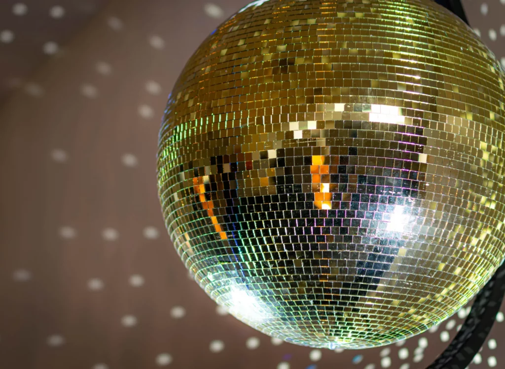 Gold-Mirrorball-scaled-qbjknvtiib7syg8v9tj6phn2vleitv5j1ecbq5orbg
